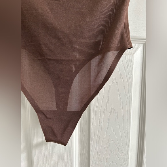 Skims Sheer Sculpt Bandeau and High-waisted Thong Set Size Medium - Picture 10 of 15